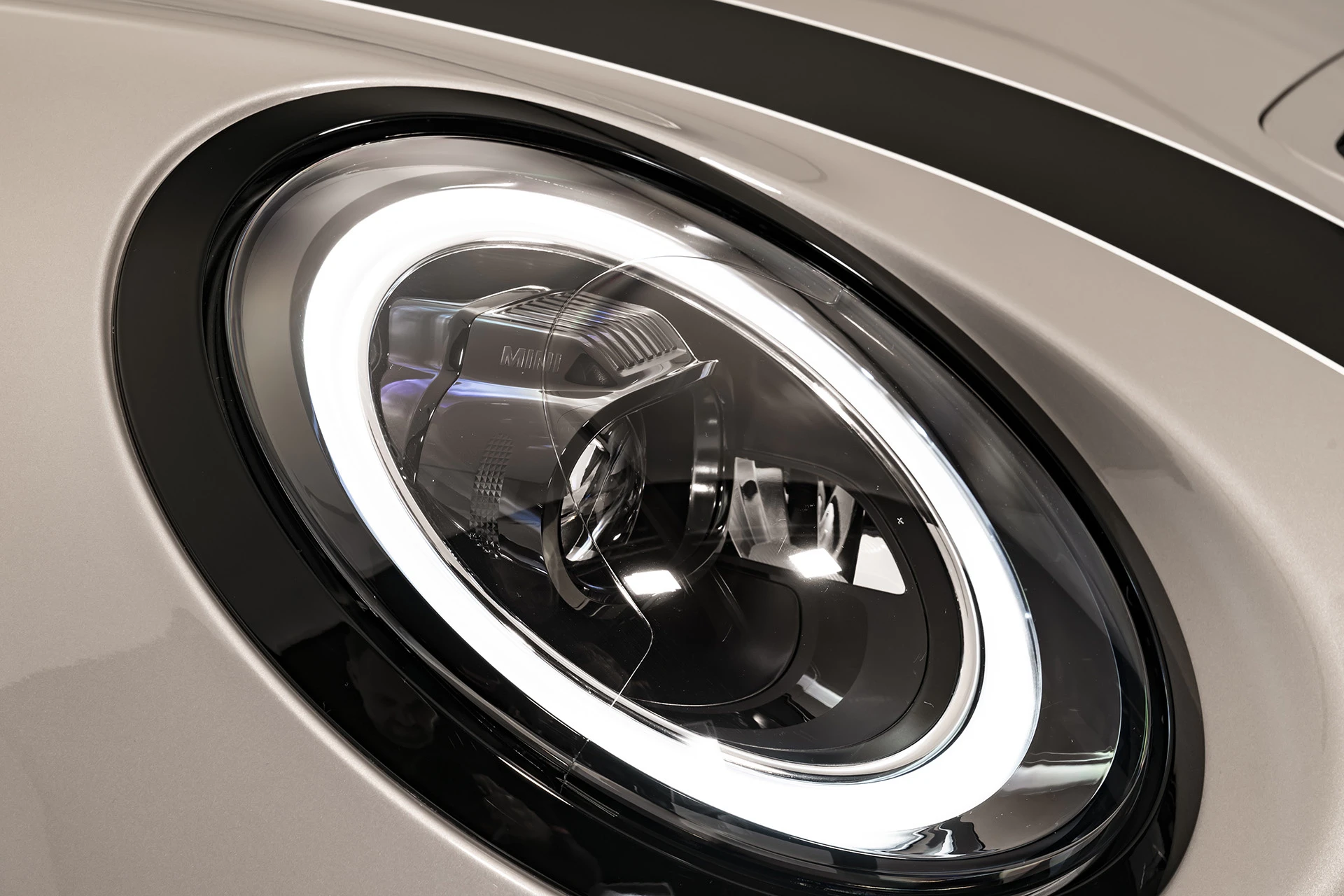 Оригинальный каждый раз : MINI 3 двери и MINI 5 дверей